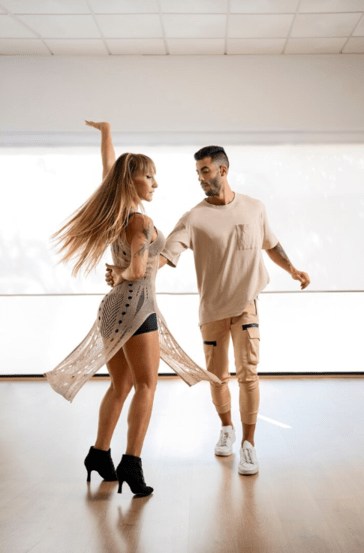 escuelas de baile en cartago